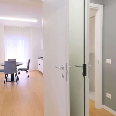 Vr - Regina In The Apartman Verona